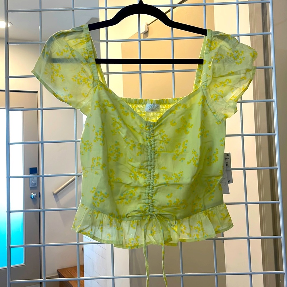 NWT Abound Green Yellow Moxie Floral crop top XS